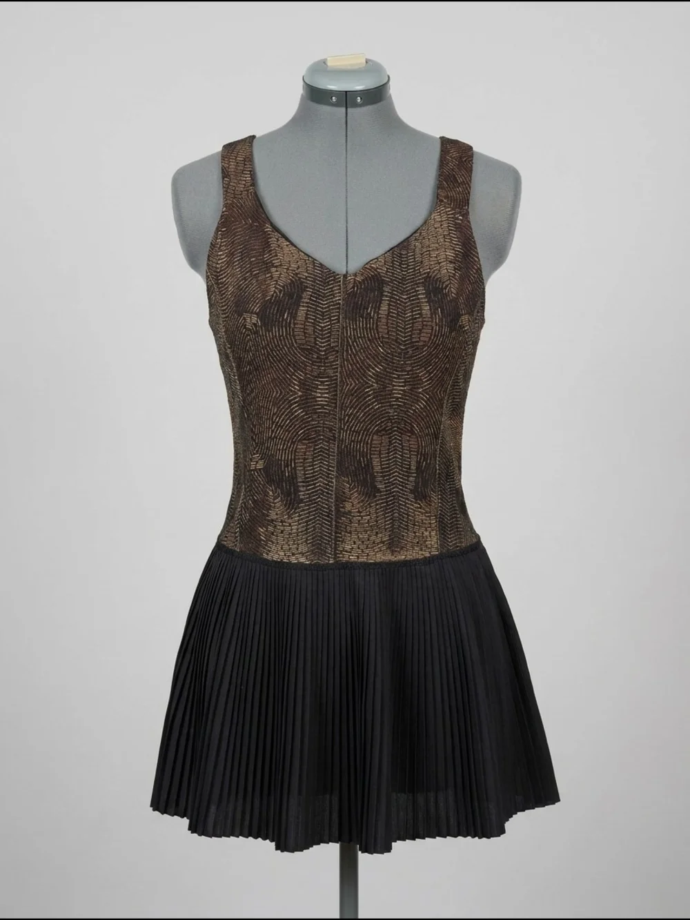 Lululemon Medium Black Pleated Tank Top Built In Sports Bra Athletic Workout Top